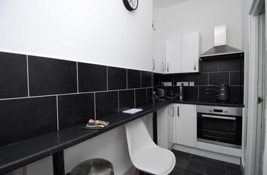 Wolsdon Street, Flat 1, Stonehouse, Plymouth - Image 3